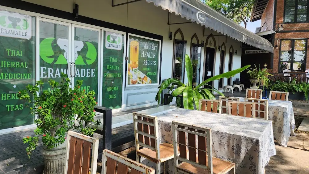 Chansiaw Cafe (Halal)