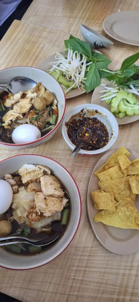 Halal Boat Noodle (Abang Misai) ก๋วยเตี๋ยวเรือฮาลาลบังหนวด ซอย 7 เพชรบุรี