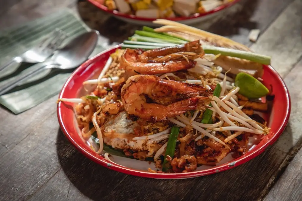 Hawa Pad Thai & Hoi Tod (Fried Mussel Pancake) Halal