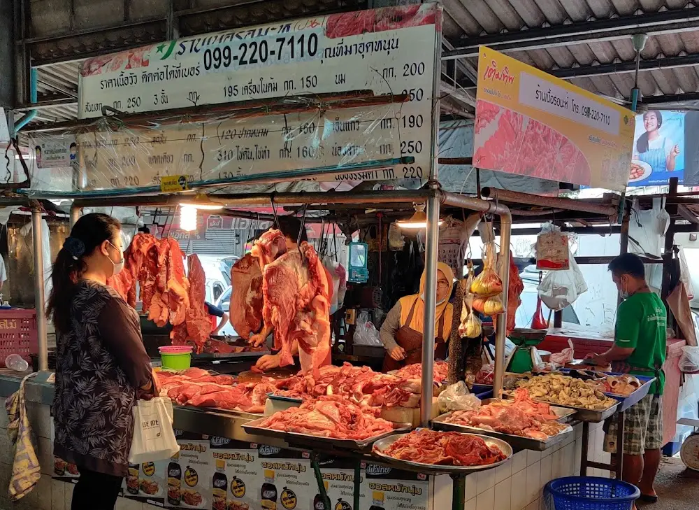 ร้านเนื้อรอมะห์ ตลาดรุ่งเจริญ Halal Beef