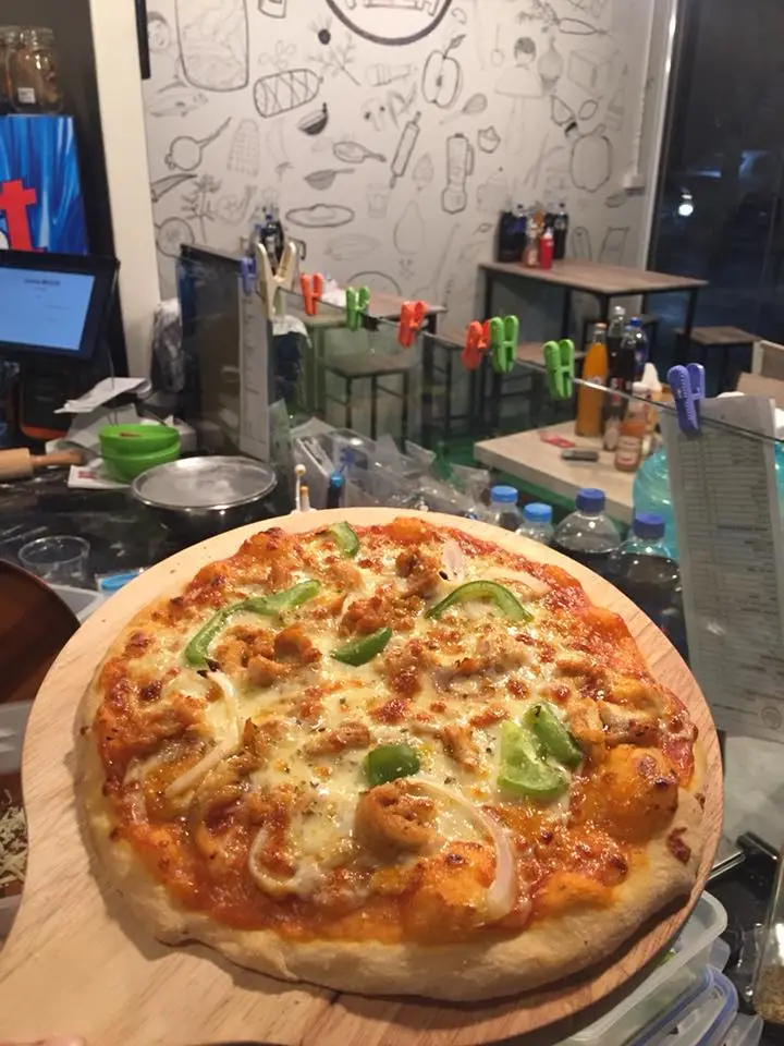 Abbas’ PizZA Halal Food