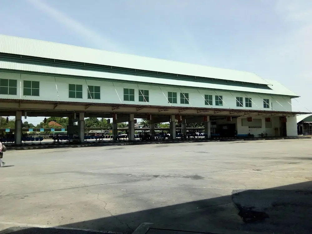 Sombat Tour Vibhavadhi Branch