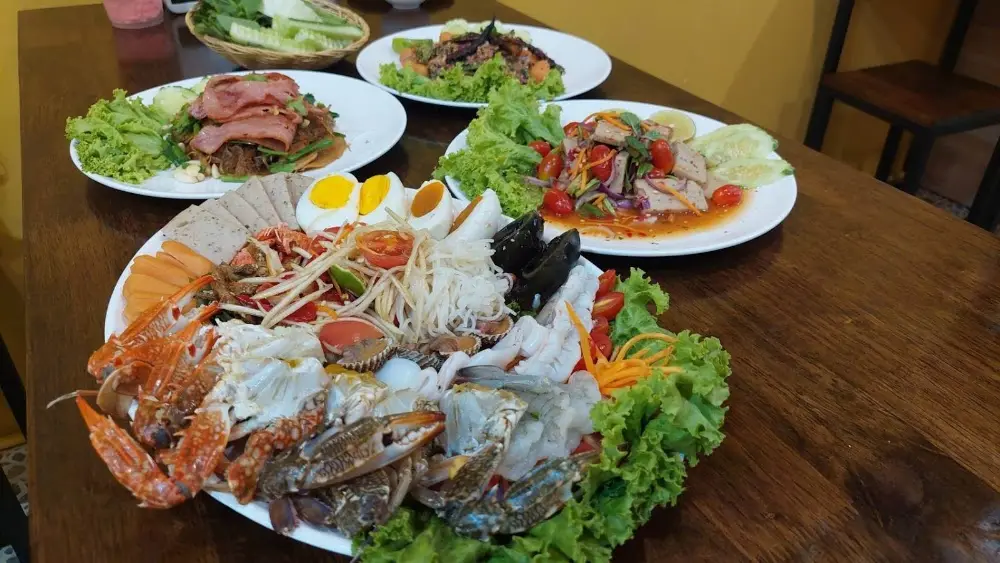 Asma Som Tum Yum Sap Halal Food (Soi Phetchaburi 7)