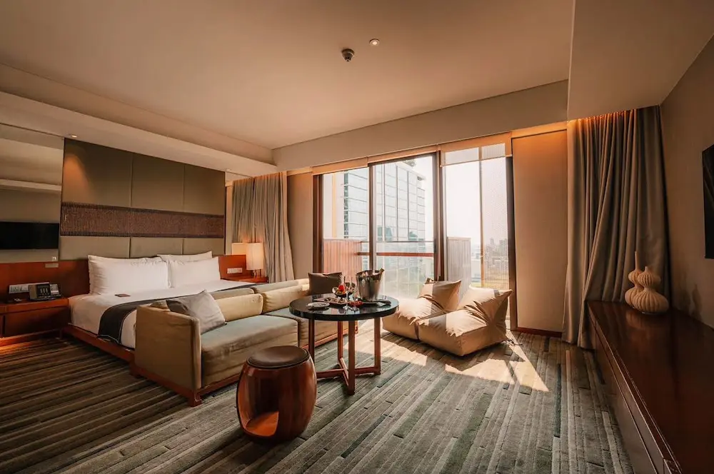 Hansar Bangkok - All Suite Luxury Hotel Near BTS Ratchadamri & Siam
