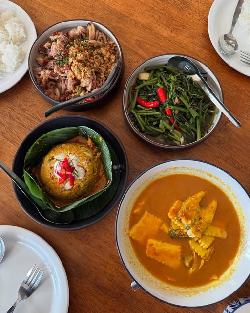 Kaab Gluay Restaurant